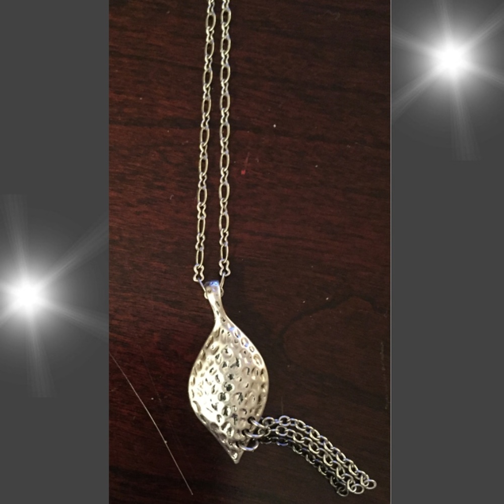 NEVER WORN Lia Sophia Fine Art necklace, 16-19”